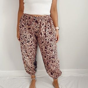 hippie patterned baggie puffy pants size s